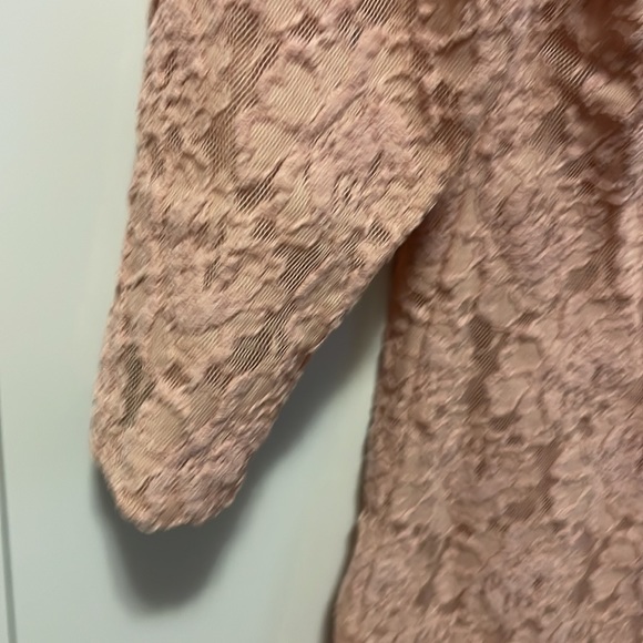 Rose coloured lace top - Picture 4 of 5